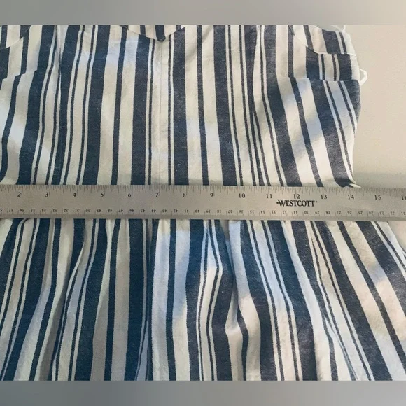 Roxy Women’s Navy and White Striped Dress, XL
85% Cotton, 15 Linen - Picture 14 of 15